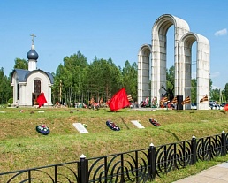 Мемориал в деревне Барсуки.